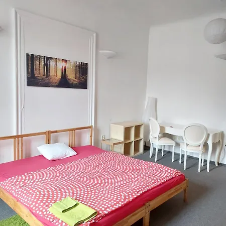 3 Min Walk Old Town Center Private C Appartement