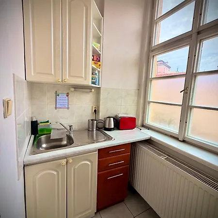 3 Min Walk Old Town Center Private C Privatunterkunft