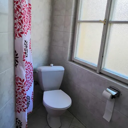 3 Min Walk Old Town Center Private C Privatunterkunft *
