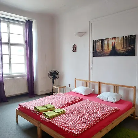 3 Min Walk Old Town Center Private C Privatunterkunft